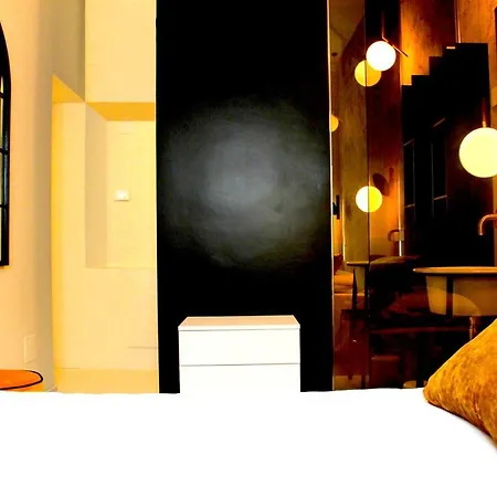 Colorful Pied-a-terre _ Via Gioberti Appartement