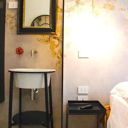 Colorful Pied-a-terre _ Via Gioberti Appartement *